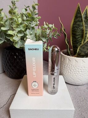 Sacheu Lip Elixir Hydrating Gloss - Bunny Ear Pink